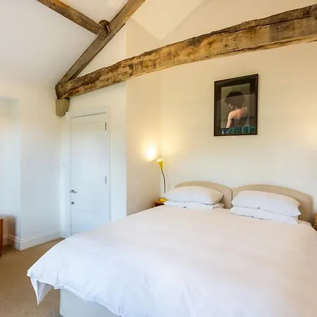 Broughton Astley Sleeps 11 Wifi Broughton (North Yorkshire)