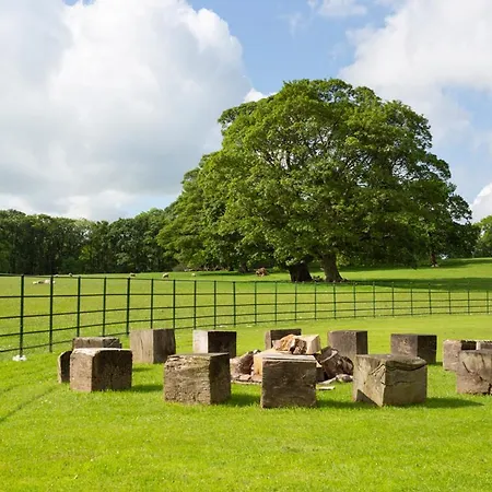 Broughton Astley Sleeps 11 Wifi