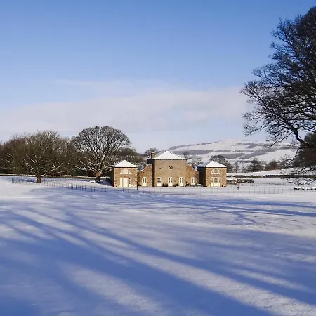 Villa Broughton Astley Sleeps 11 Wifi Broughton (North Yorkshire)